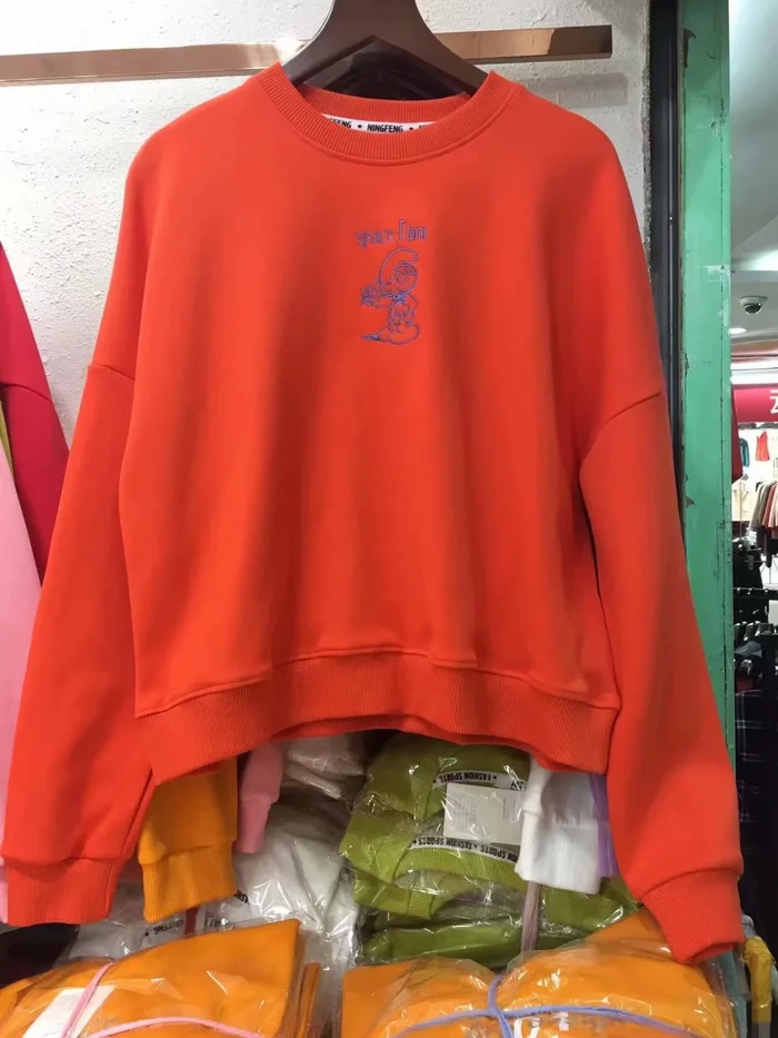 摆地摊卖什么服装比较赚钱