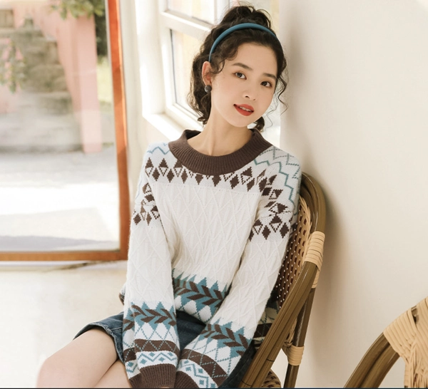 女士特价杂款套头保暖毛衣宽松加厚打底衣