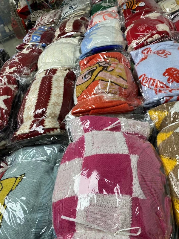 女士特价杂款套头保暖毛衣宽松加厚打底衣