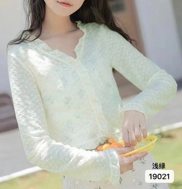 蕾丝面料新款甜美防晒衫百搭披肩上衣