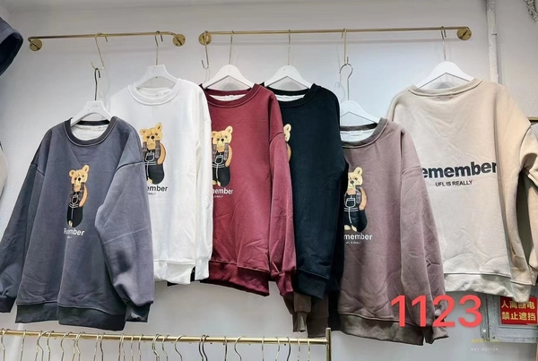 婴儿绒加厚冬季卫衣时尚小熊图案印花加大版中长款百搭卫衣外套