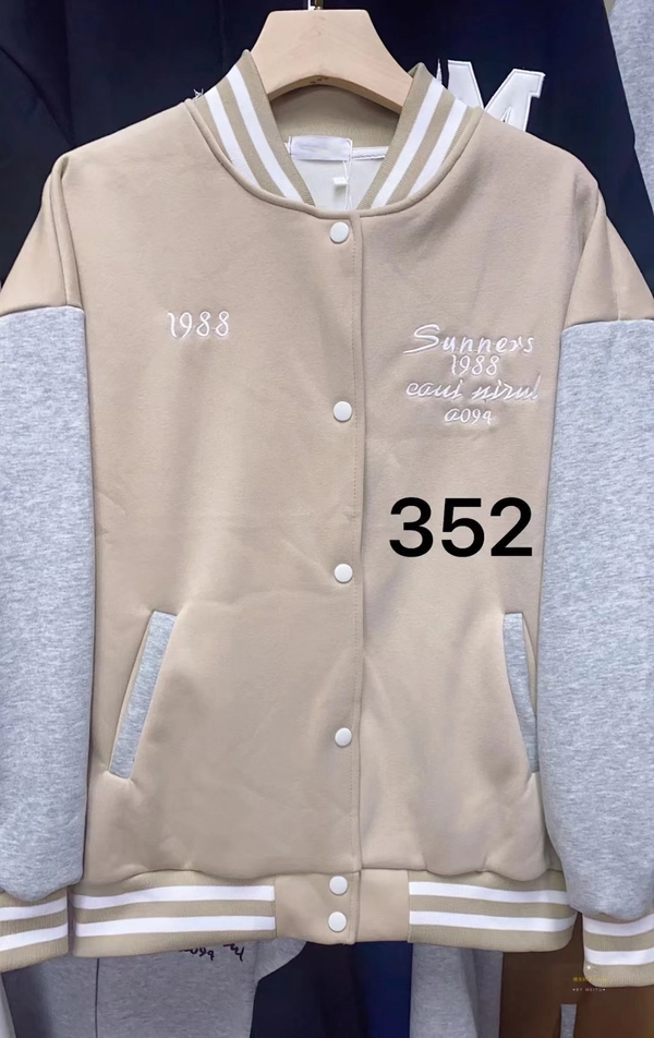 超柔加绒加厚学院风卫衣减龄宽松字母刺绣棒球服外套