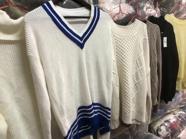 女装秋冬休闲毛衫百搭圆领毛衣