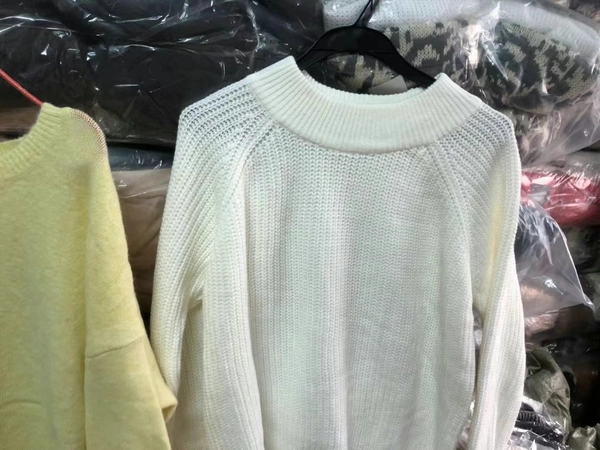 女装秋冬休闲毛衫百搭圆领毛衣