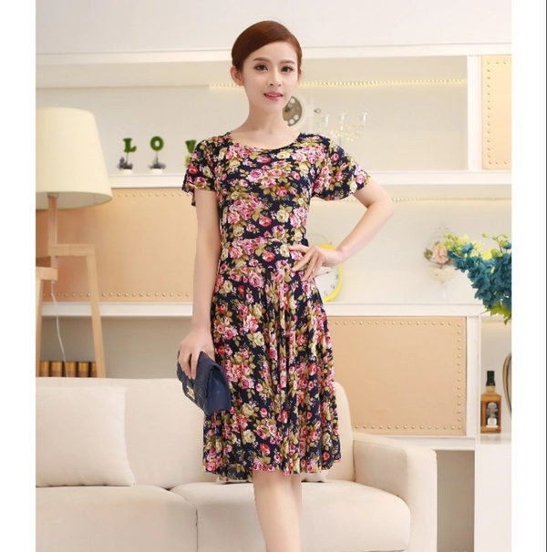 地摊好卖货源妈妈服装冰丝印花裙子中年女装夏装连衣裙