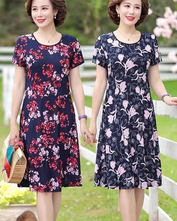 地摊好卖货源妈妈服装冰丝印花裙子中年女装夏装连衣裙