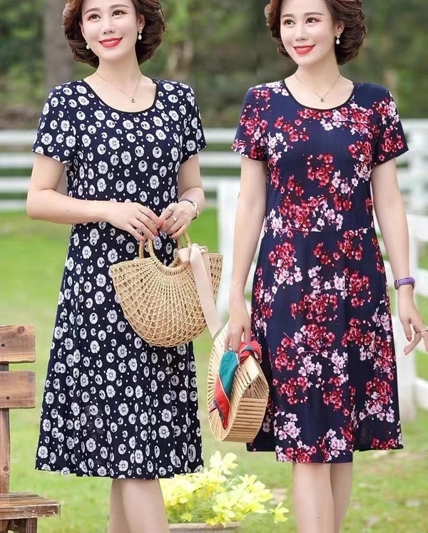 地摊好卖货源妈妈服装冰丝印花裙子中年女装夏装连衣裙