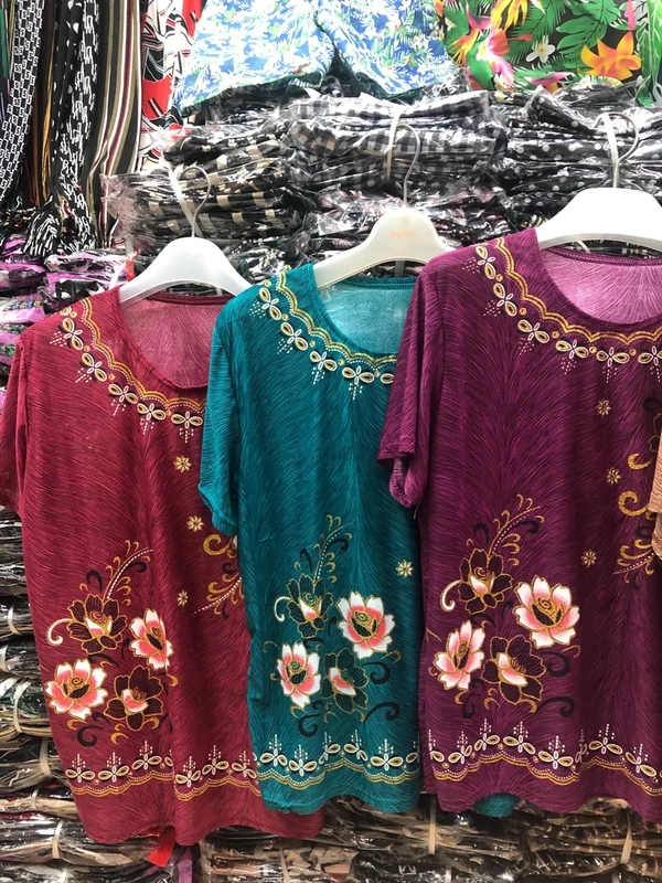 妈妈烫金T恤夏装中老年女装地摊衣服奶奶圆领短袖上衣赶集货源