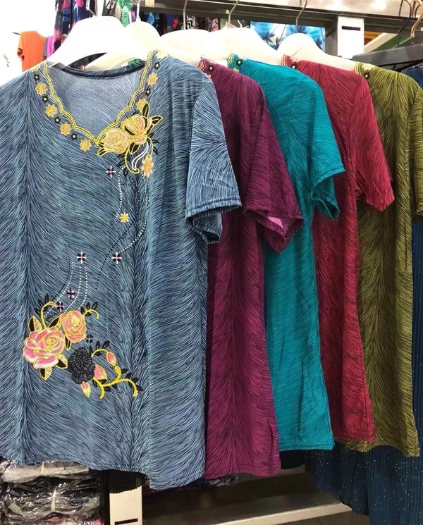 妈妈烫金T恤夏装中老年女装地摊衣服奶奶圆领短袖上衣赶集货源