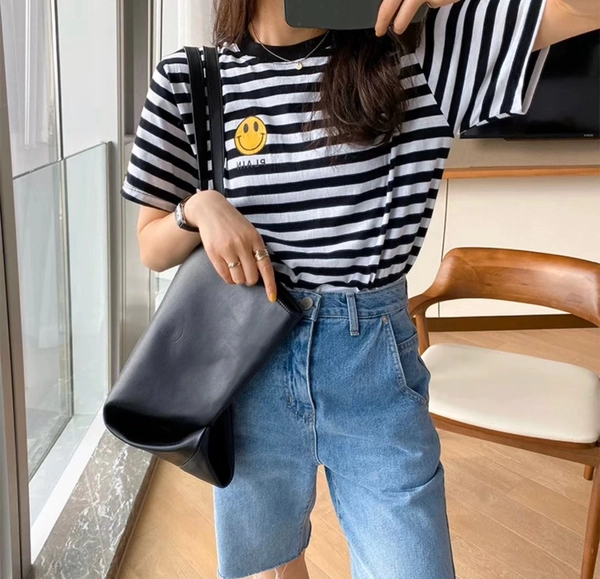 时尚大版型女装圆领T恤衫宽松中袖条纹t恤