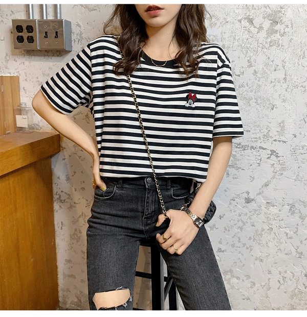 时尚大版型女装圆领T恤衫宽松中袖条纹t恤