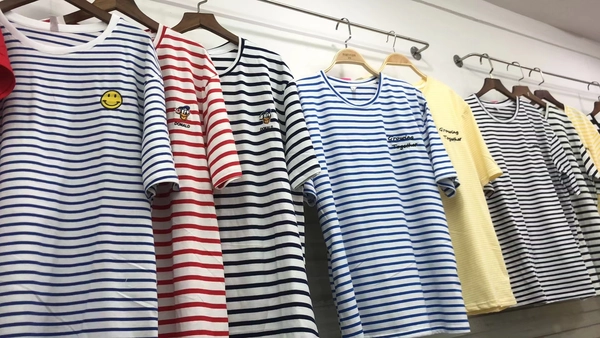 时尚大版型女装圆领T恤衫宽松中袖条纹t恤