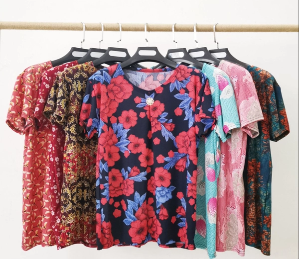 地摊货源大码中老年妈妈装夏装短袖美人条上衣奶奶衣服