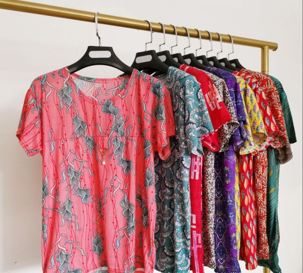 地摊货源大码中老年妈妈装夏装短袖美人条上衣奶奶衣服