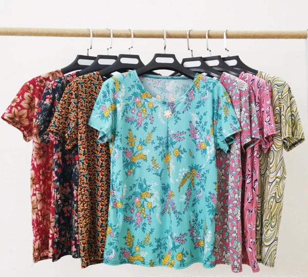 地摊货源大码中老年妈妈装夏装短袖美人条上衣奶奶衣服