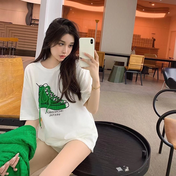 新款鞋子绑带图案上衣时尚宽松短袖T恤女