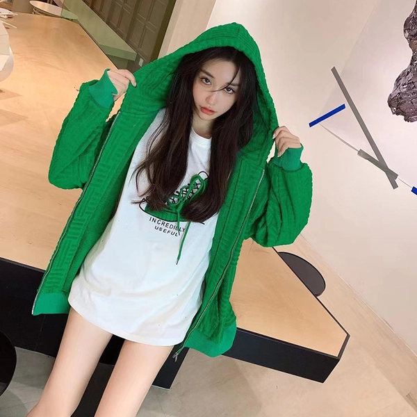 新款鞋子绑带图案上衣时尚宽松短袖T恤女