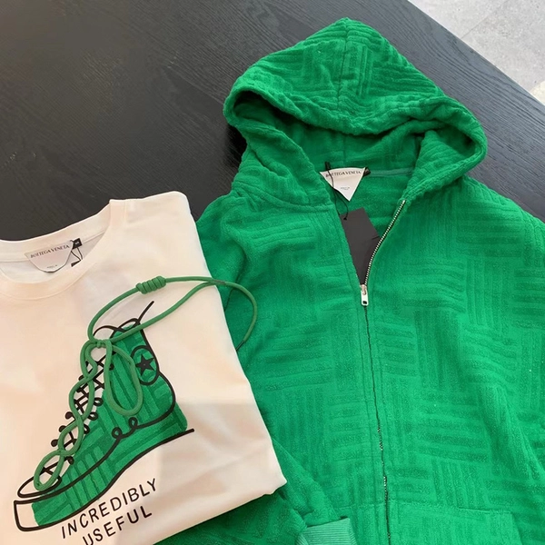 新款鞋子绑带图案上衣时尚宽松短袖T恤女