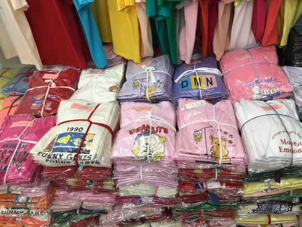 士多面料女T中袖大版新款宽松圆领t恤