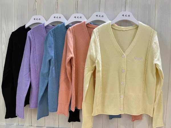 大码女装宽松显瘦洋气针织衫秋装新款胖MM长袖薄款开衫上衣